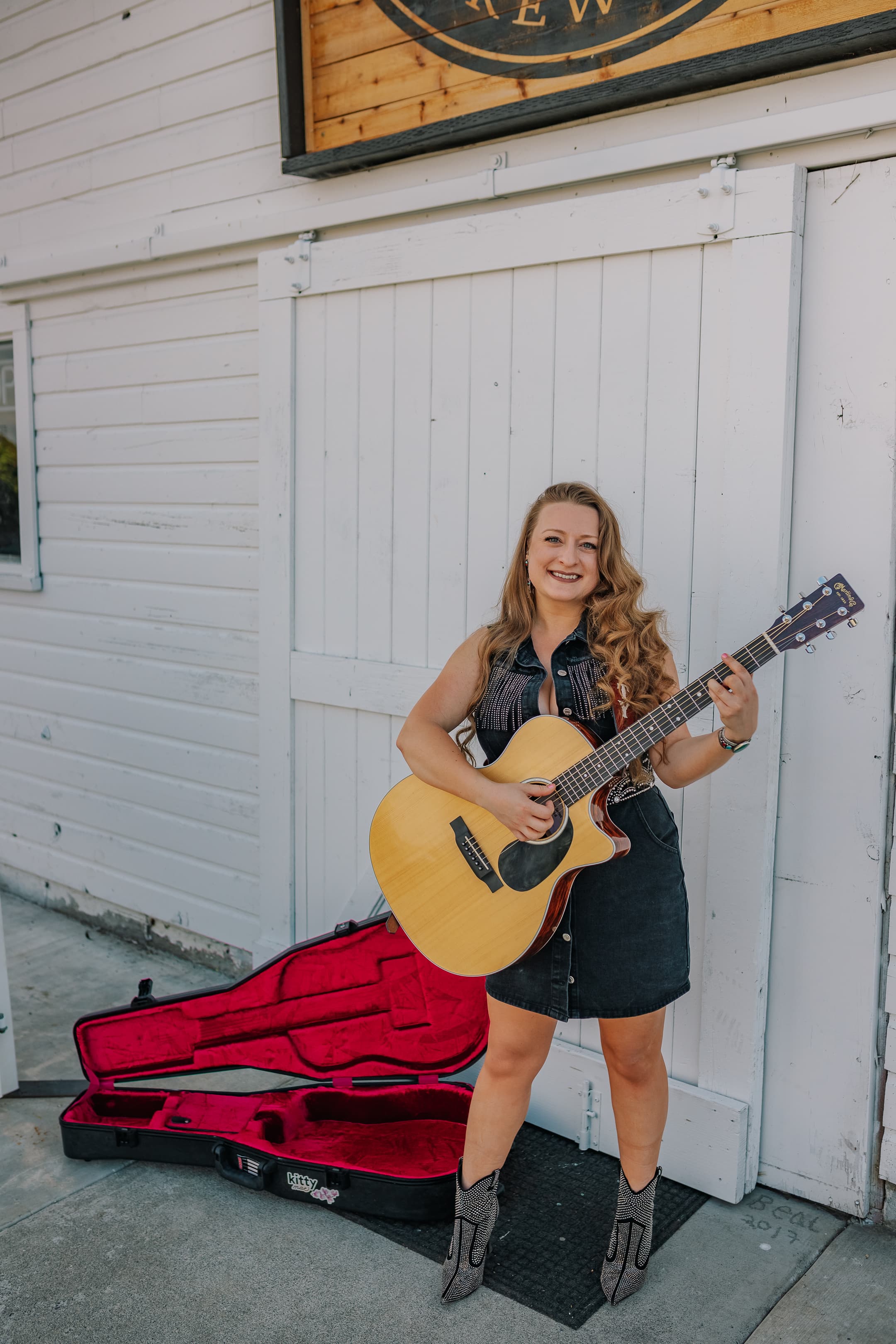 Kitty Mae country fence portrait